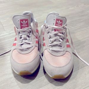 Cute retro Adidas shoes. Only worn once. Like new.